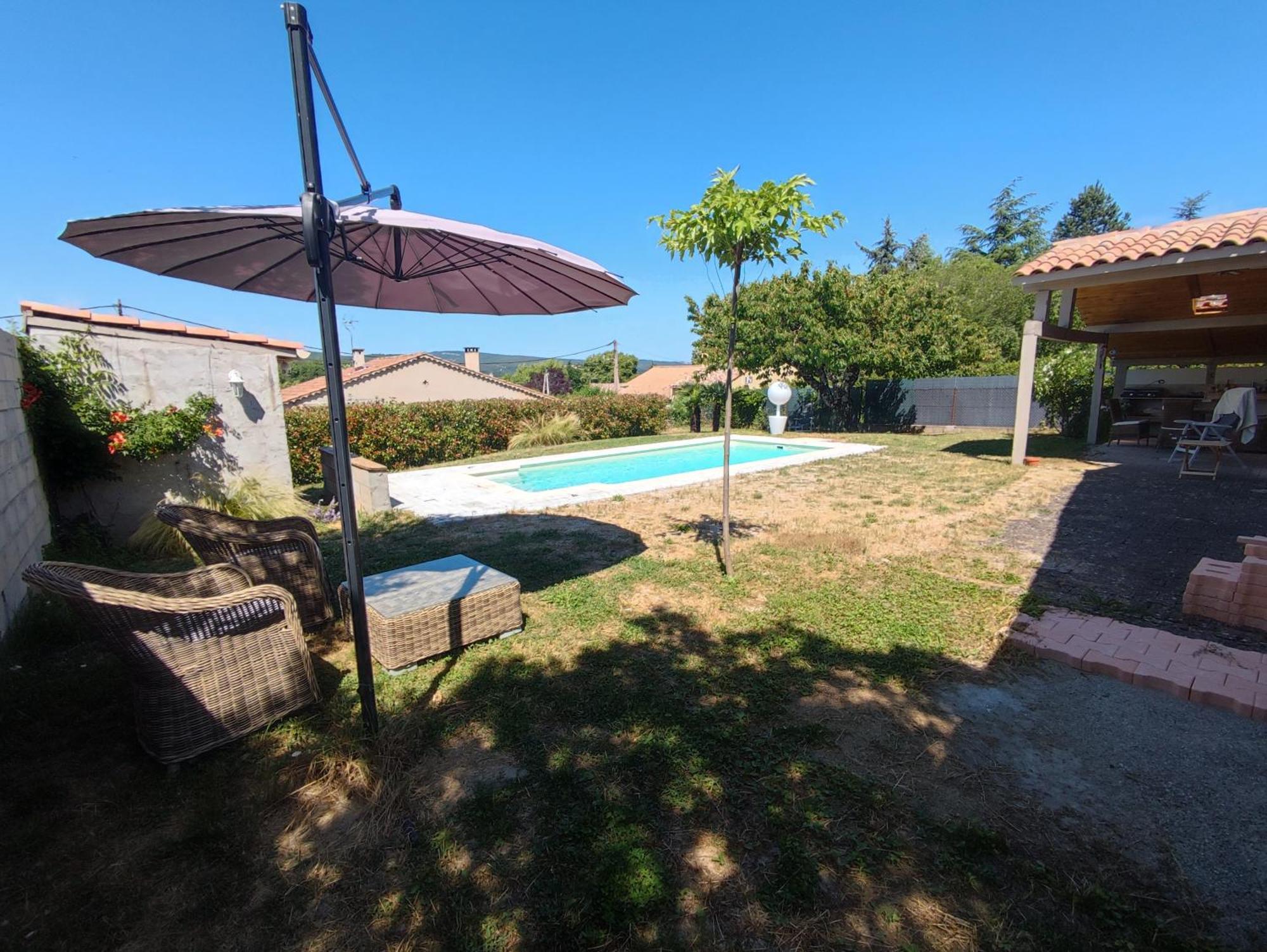 Chambre Au Coeur Du Luberon Bed & Breakfast Céreste Exterior foto